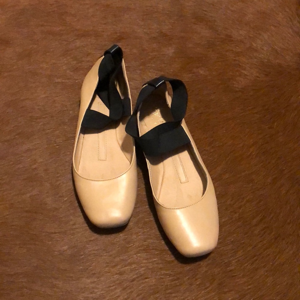 Women’s flats